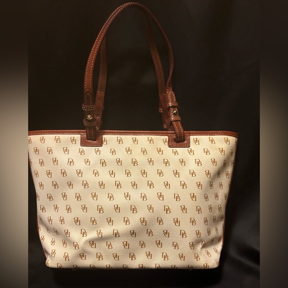 Dooney & Bourke shoulder purse - Picture 2 of 9